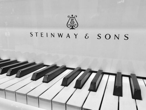Steinway___Sons_Fluegel_B-211_weiss_poliert_Pianohaus_van_Bremen_in_Dortmund.JPG