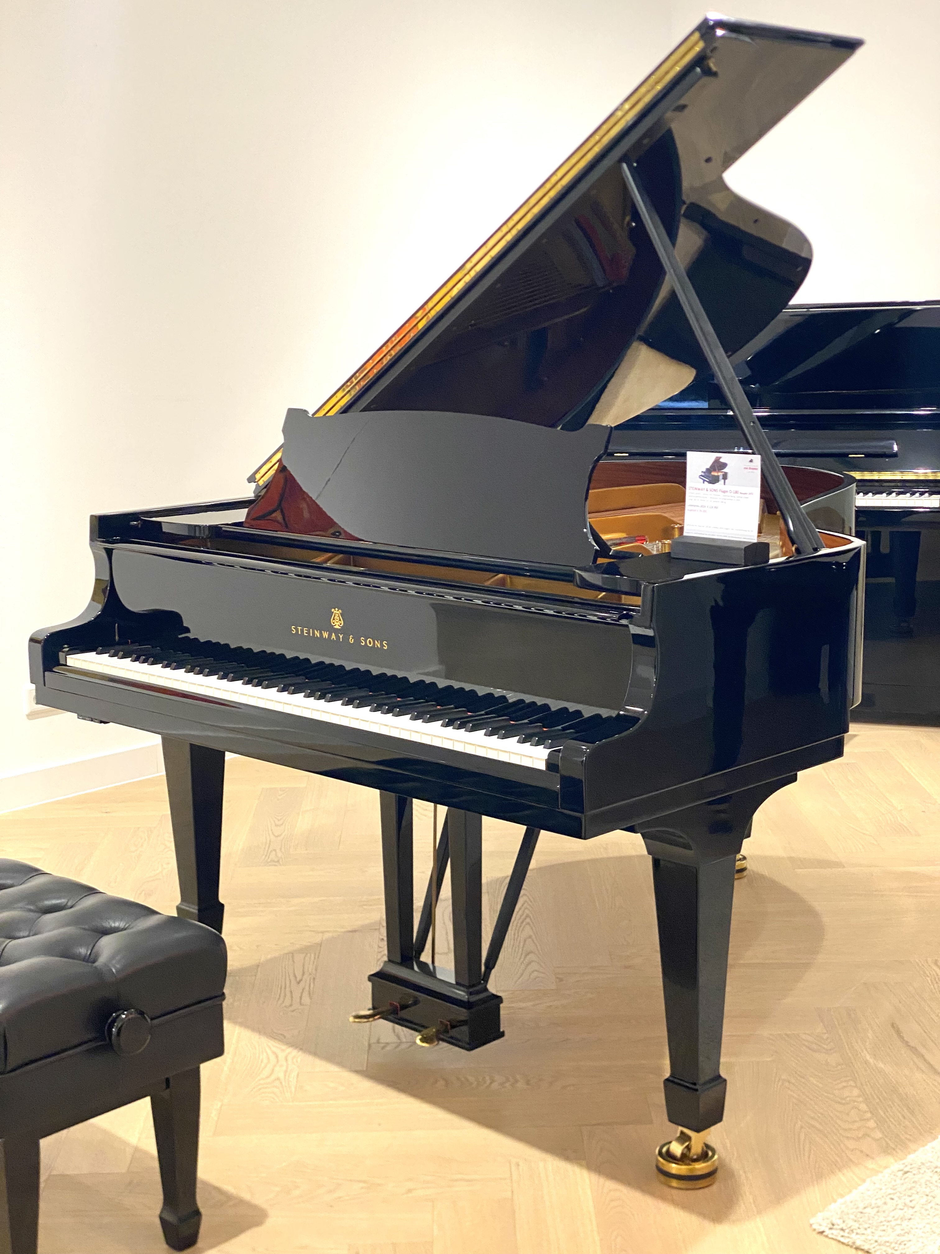 Steinway & Sons Flügel B-211